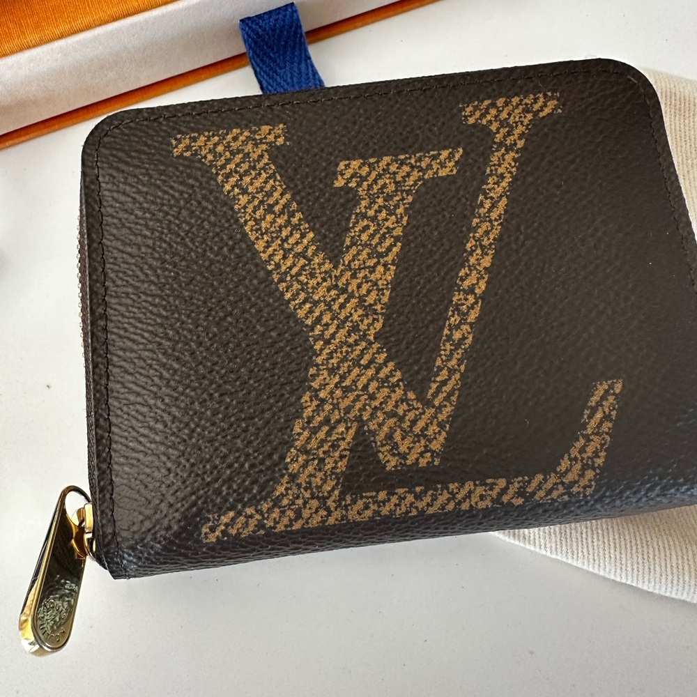 Ath LV Monogram Giant Logo Zippy Wallet